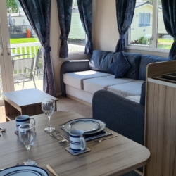 Flamingo Land – Willow Grove A141, 3-Bed Swift Atlantique Caravan with Decking & Patio – Static Caravan, Willow Grove