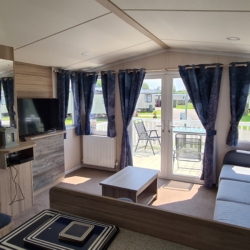 Flamingo Land – Willow Grove A141, 3-Bed Swift Atlantique Caravan with Decking & Patio – Static Caravan, Willow Grove