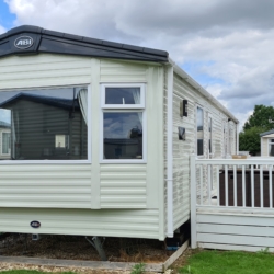 Flamingo Land – Willow Grove A130, 3-Bed ABI Oakley Caravan with Side Decking – Static Caravan, Willow Grove