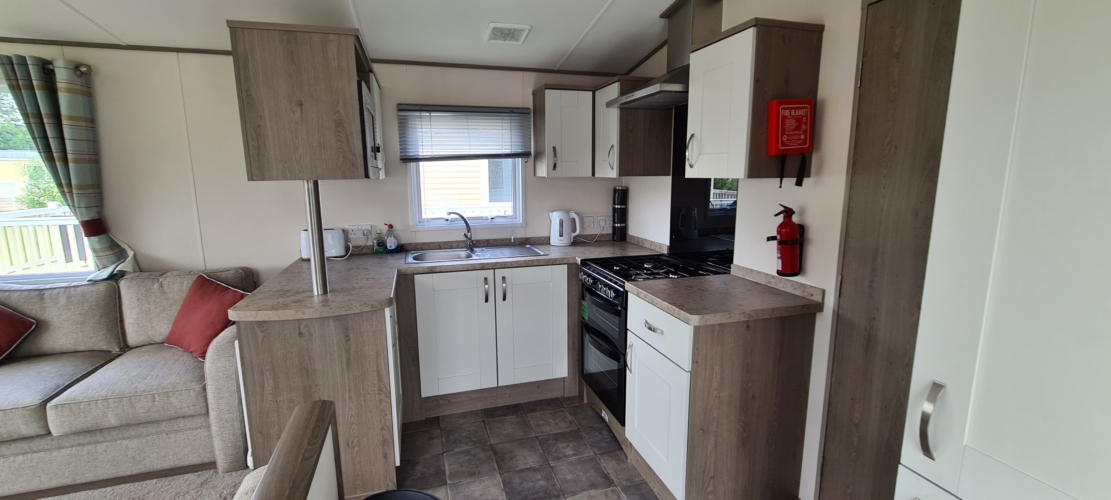 Flamingo Land – Willow Grove A130, 3-Bed ABI Oakley Caravan with Side Decking – Static Caravan, Willow Grove