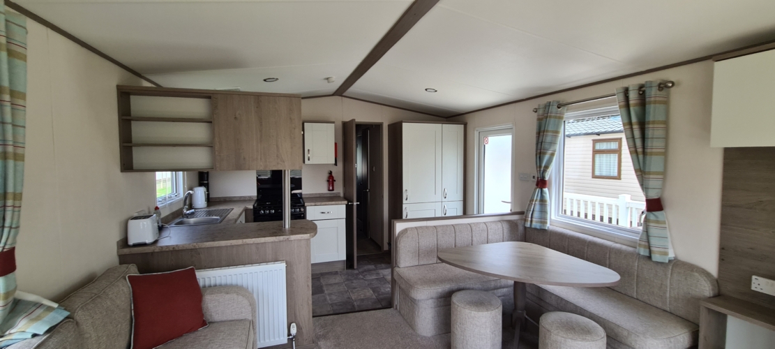 Flamingo Land – Willow Grove A130, 3-Bed ABI Oakley Caravan with Side Decking – Static Caravan, Willow Grove