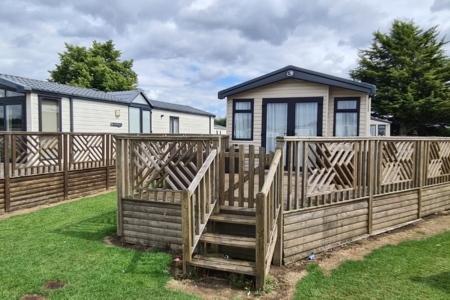 Flamingo Land – Willow Grove A105, 3-Bed Caravan with Wrap Decking by Play Park – Static Caravan, Willow Grove