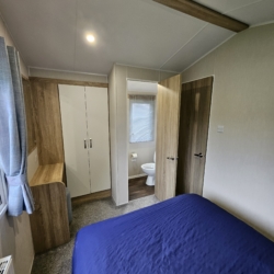 Pet-Friendly 3-Bed Caravan at Flamingo Land – Woodlands Area with Ensuite & Parking W61 – Static Caravan, Woodlands
