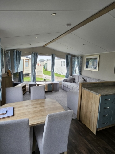 Pet-Friendly 3-Bed Caravan at Flamingo Land – Woodlands Area with Ensuite & Parking W61 – Static Caravan, Woodlands