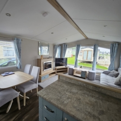 Pet-Friendly 3-Bed Caravan at Flamingo Land – Woodlands Area with Ensuite & Parking W61 – Static Caravan, Woodlands