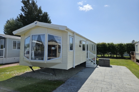 Pet-Friendly 3-Bed Caravan at Flamingo Land – Woodlands Area with Ensuite & Parking W61 – Static Caravan, Woodlands