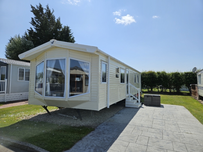 Pet-Friendly 3-Bed Caravan at Flamingo Land – Woodlands Area with Ensuite & Parking W61 – Static Caravan, Woodlands