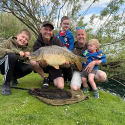 Beautiful 8 berth indulgent mini lodge with hot tub – Tattershall Lakes | Lodge, sleeps 8