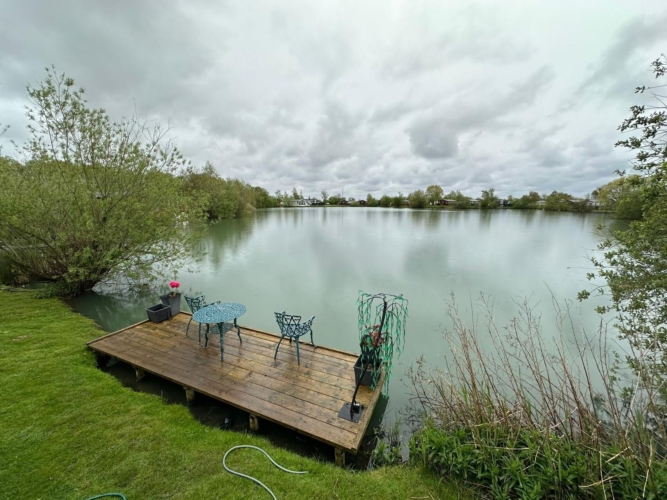 Beautiful 8 berth indulgent mini lodge with hot tub – Tattershall Lakes | Lodge, sleeps 8