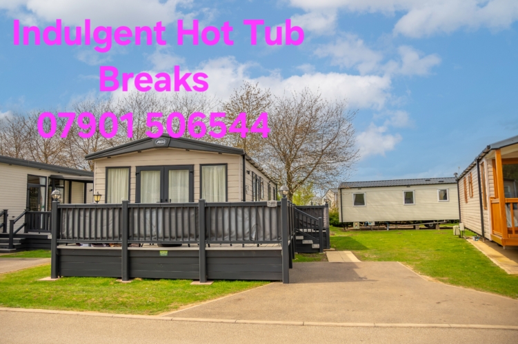 Beautiful 8 berth indulgent mini lodge with hot tub – Tattershall Lakes | Lodge, sleeps 8