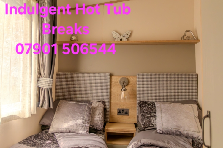 Beautiful 8 berth indulgent mini lodge with hot tub – Tattershall Lakes | Lodge, sleeps 8