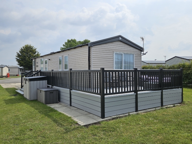 Extra Large decked static at Flamingo Land A1 – North Yorkshire | Static Caravan, sleeps 6